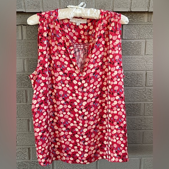 LOFT Cherry Split Neck Mixed Media Shell- Large - Picture 1 of 4